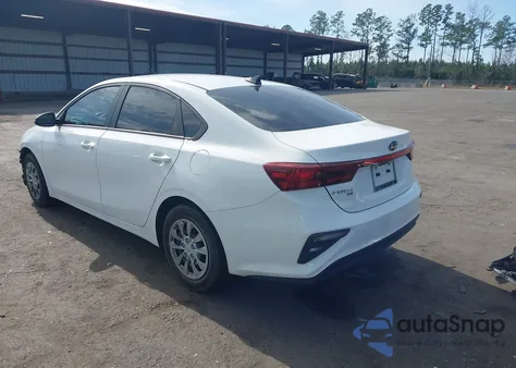 2021 Kia Forte Fe z USA, uszkodzony, nr VIN 3KPF24AD8ME327935